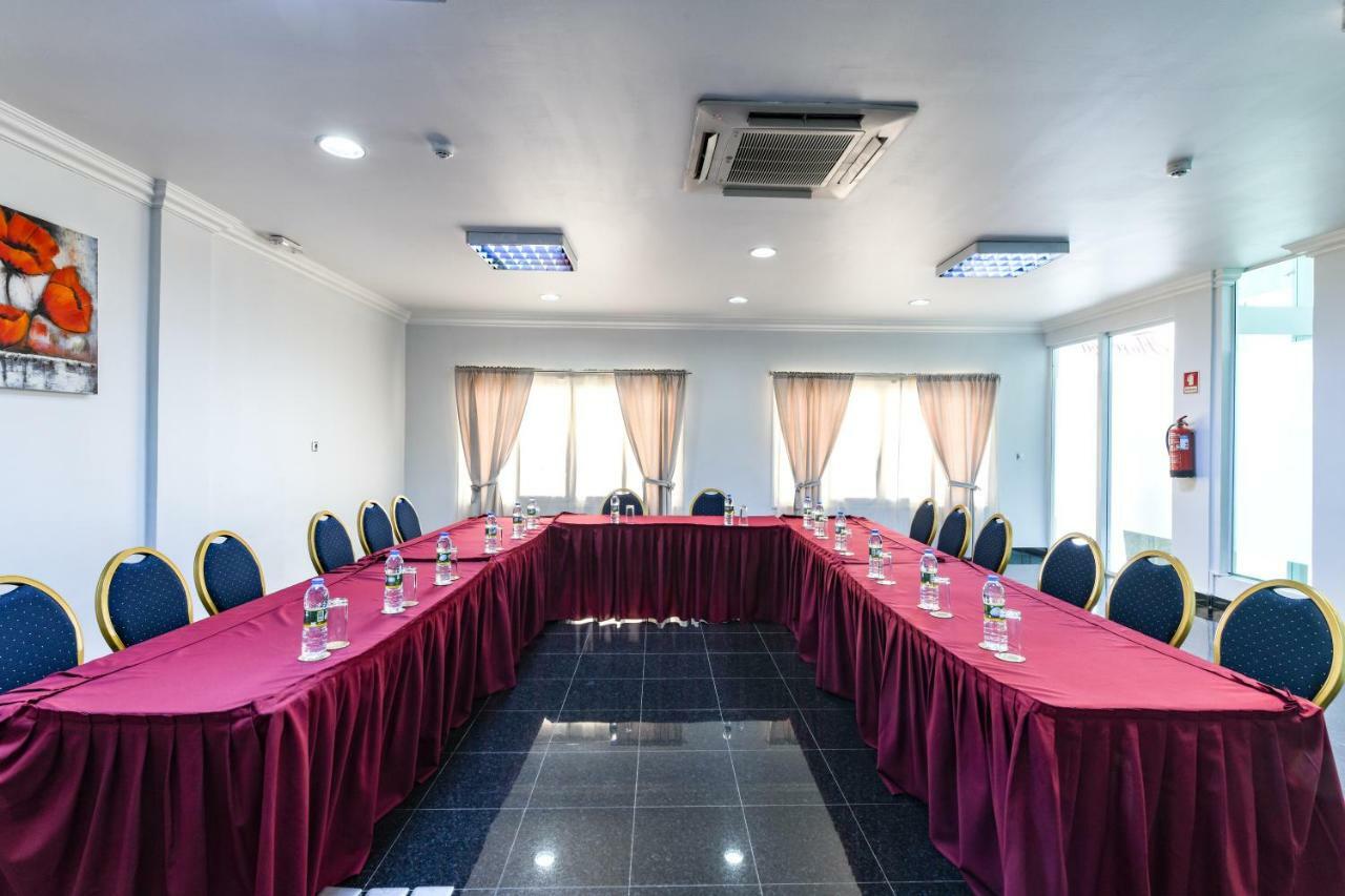 Hotel Florenca Luanda Luaran gambar