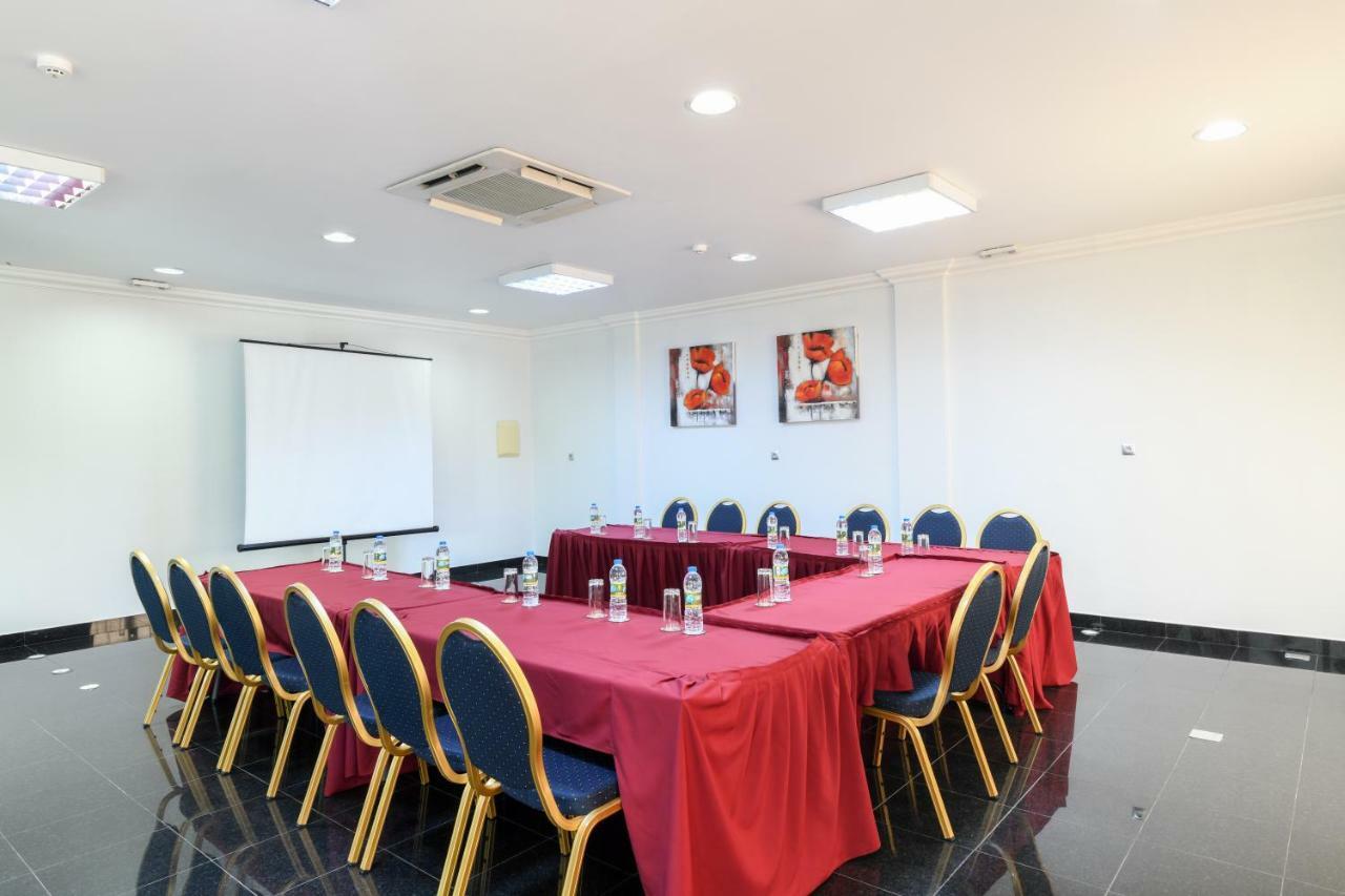 Hotel Florenca Luanda Luaran gambar