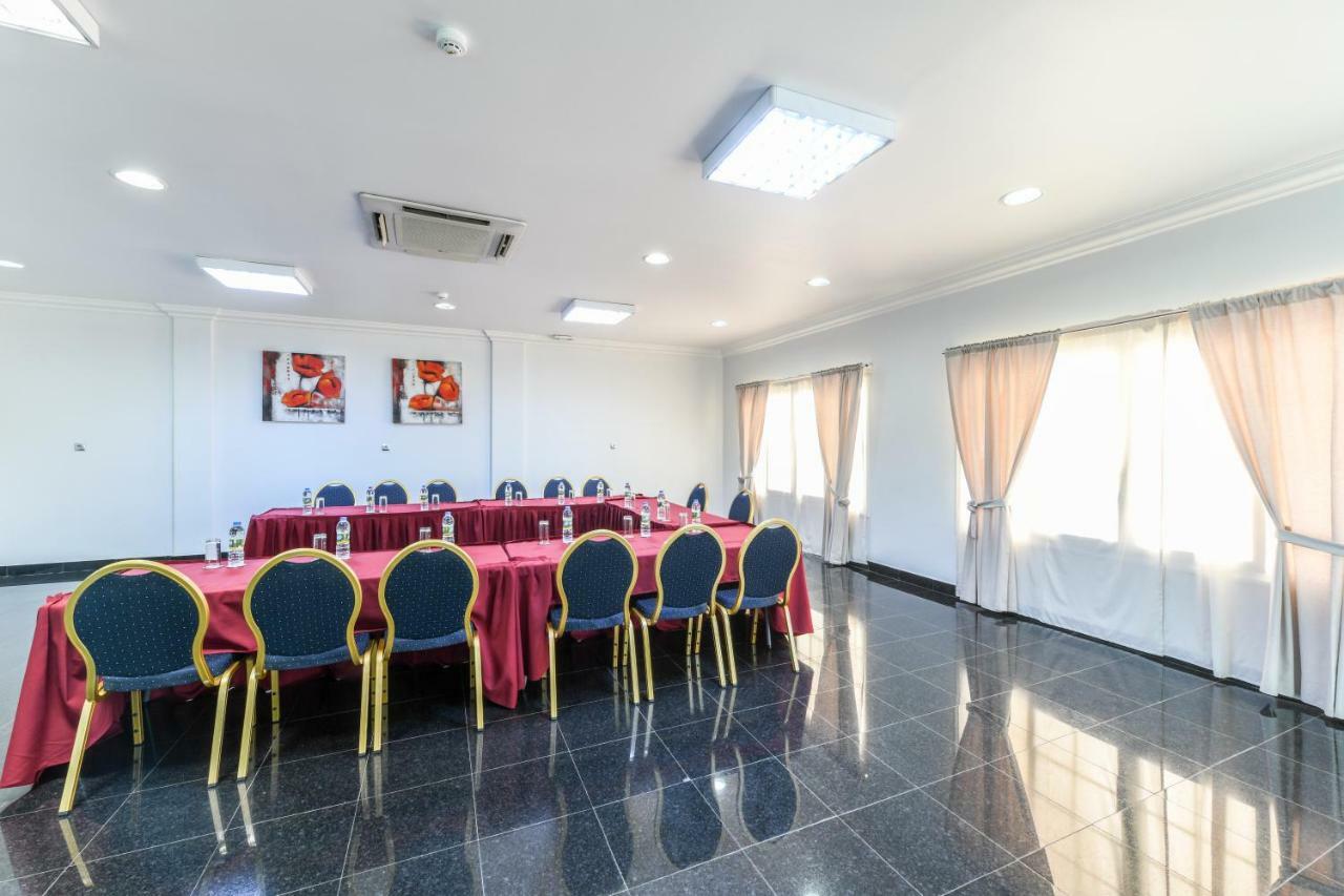 Hotel Florenca Luanda Luaran gambar
